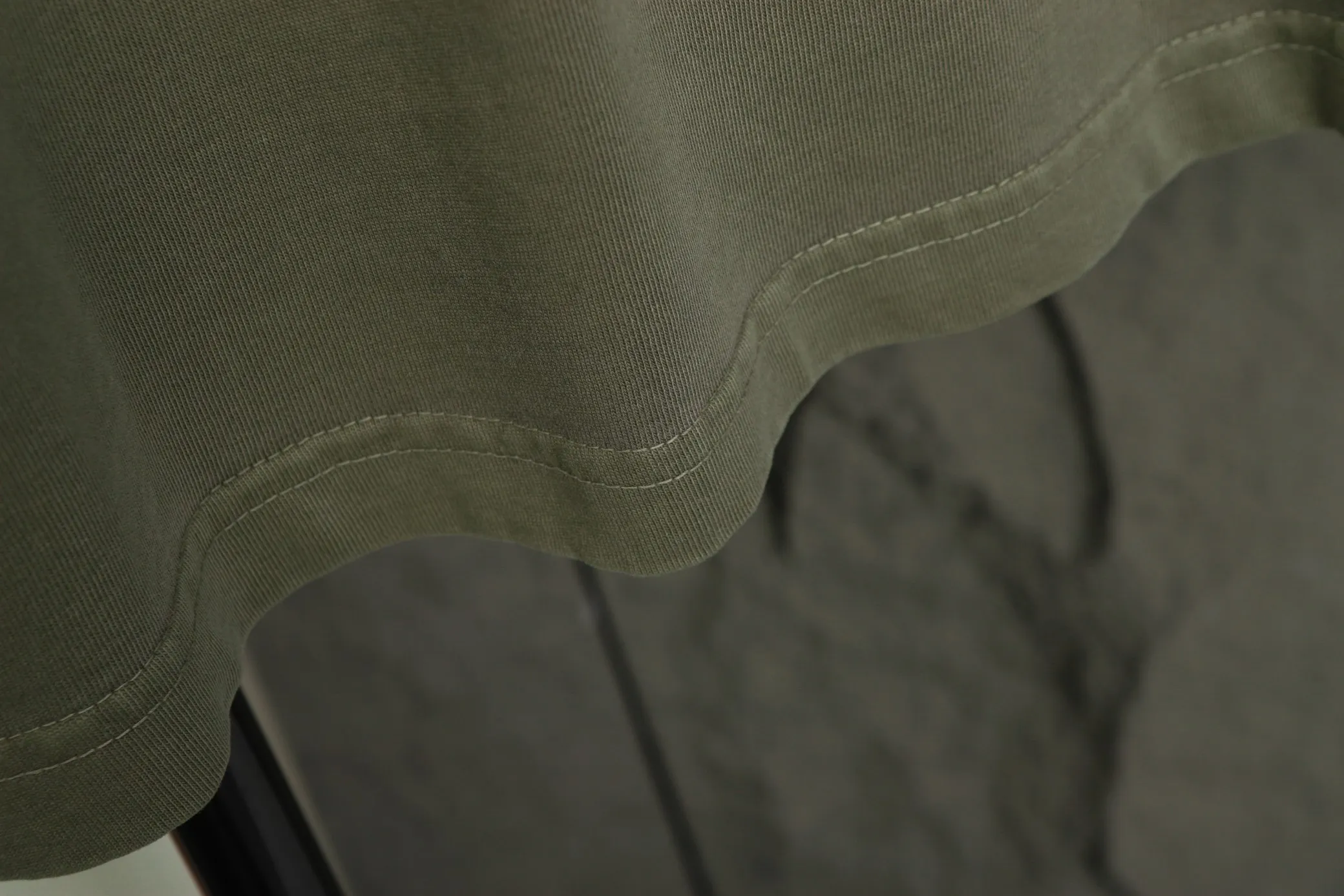 🅿️280 High-quality 25803 2025 early autumn new release🔥 Croxin washed distressed disc length T, 270g high weight double yarn plain fabric, and both the fabric and the garment have been washed, which is equivalent to two washing processes to prevent shrinkage.